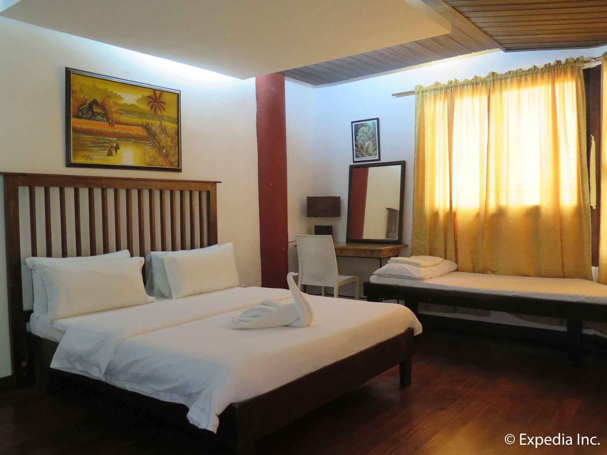 Hotel Planet Dive à Mabini  Extérieur photo